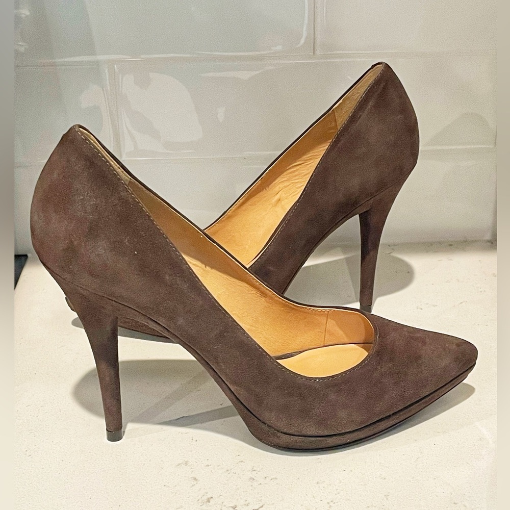 Pour La Victoire Brown Suede Pumps Heels Size 9